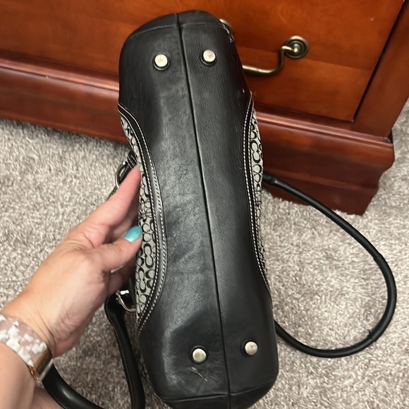 Signature Coach Purse - Picture 5 of 5